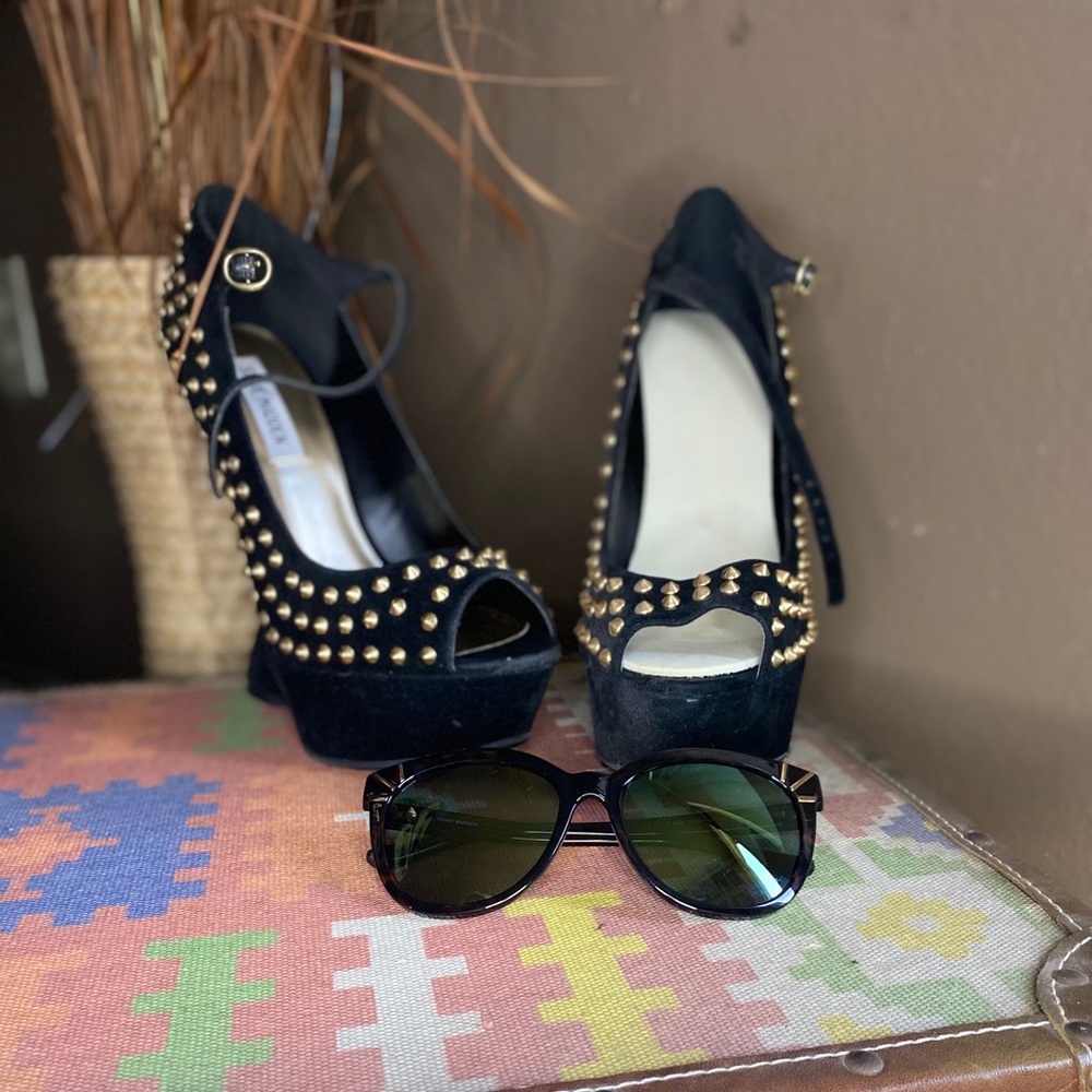 BRAND NEW - Steve Madden Wedges